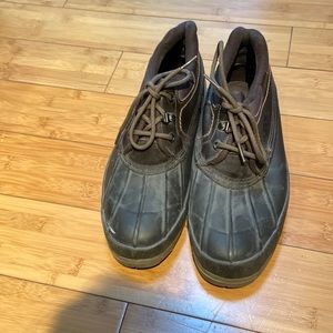 Men’s rain boots black size 9